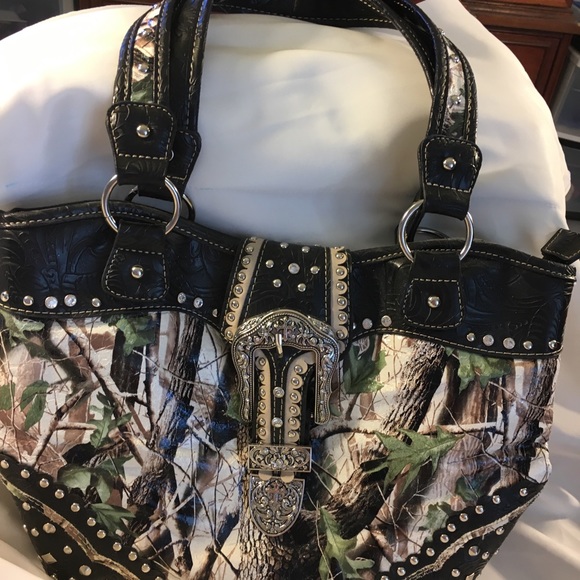 Beautiful shoulder strap bag. - Picture 2 of 8